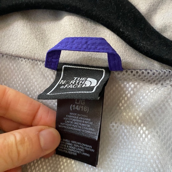 Northface Girls Rain Jacket - Picture 9 of 10